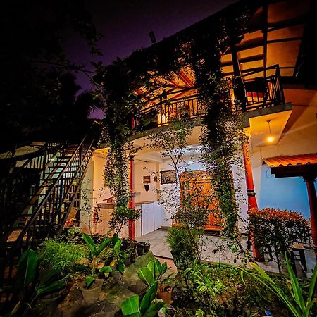 Dinesh Safari Homestay Удавалаве Екстер'єр фото