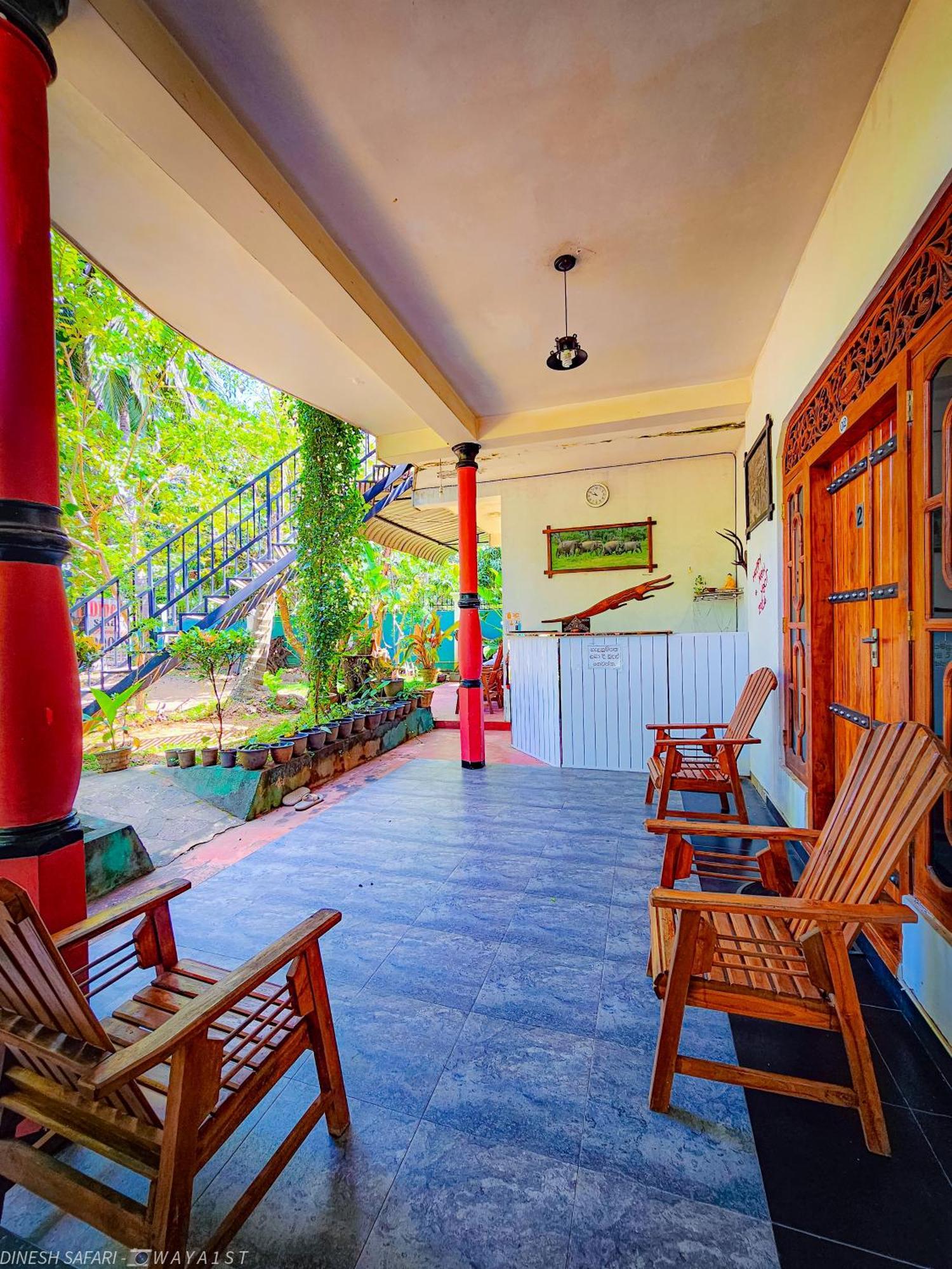 Dinesh Safari Homestay Удавалаве Екстер'єр фото