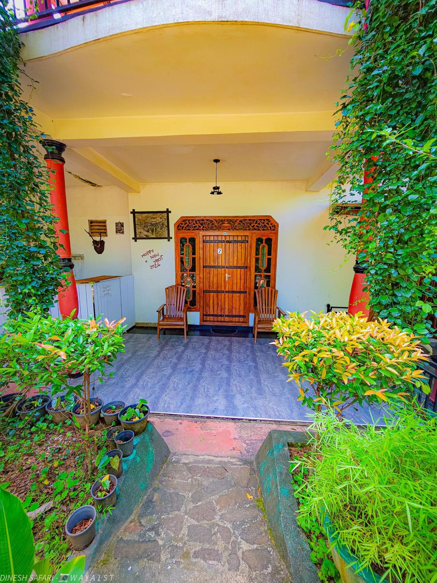 Dinesh Safari Homestay Удавалаве Екстер'єр фото