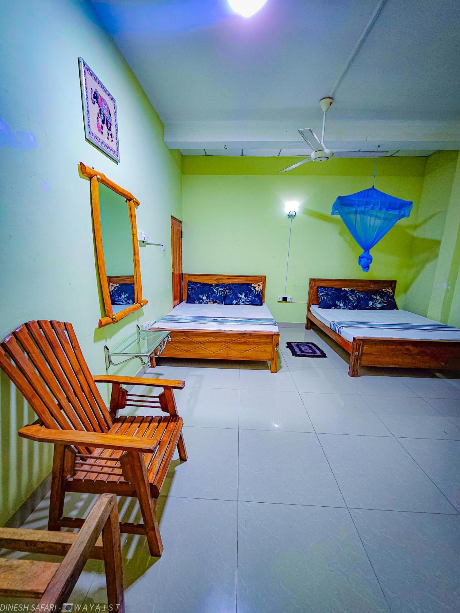 Dinesh Safari Homestay Удавалаве Екстер'єр фото