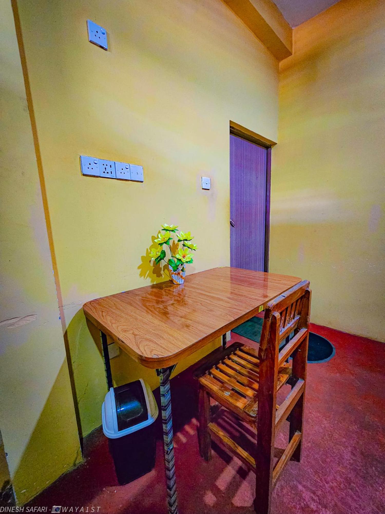Dinesh Safari Homestay Удавалаве Екстер'єр фото